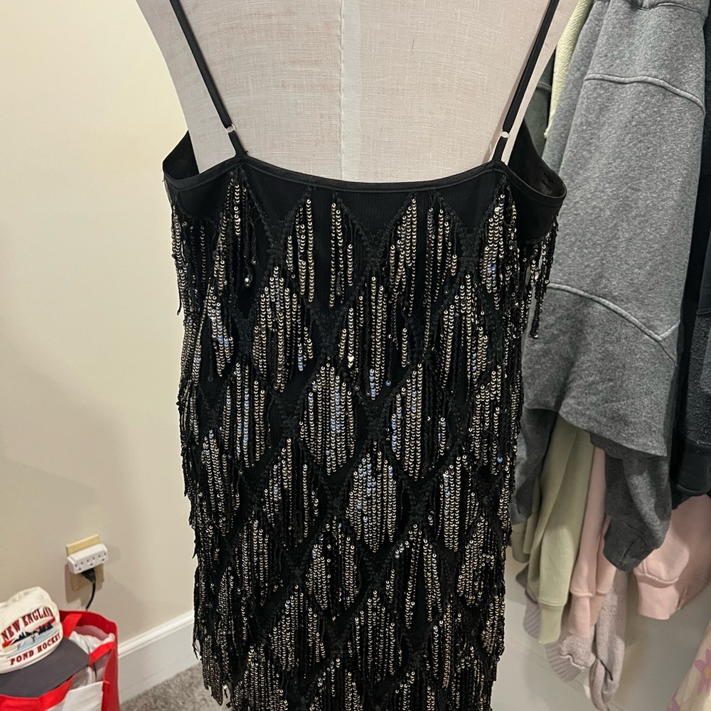 Dress - Picture 3 of 4